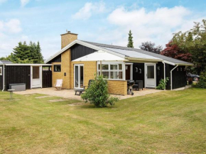 Holiday home Væggerløse CCXI, Bogø By